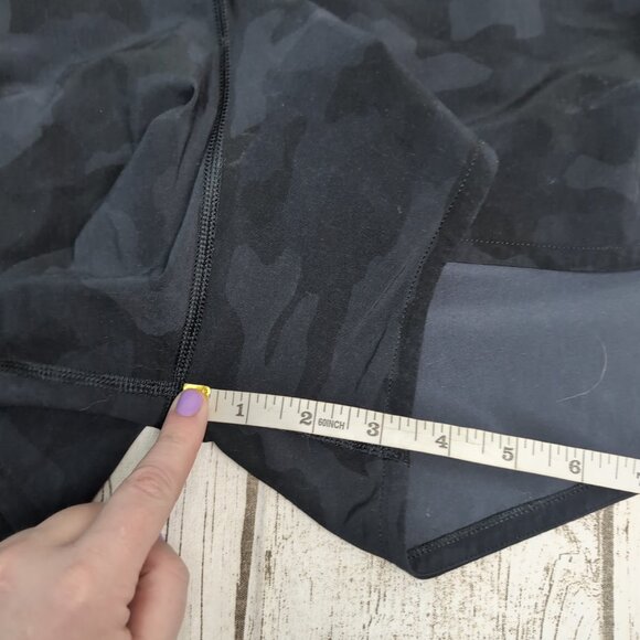 Lululemon Speed Up Short Incognito Camo Grey Women Size 14 Tall - Picture 2 of 7